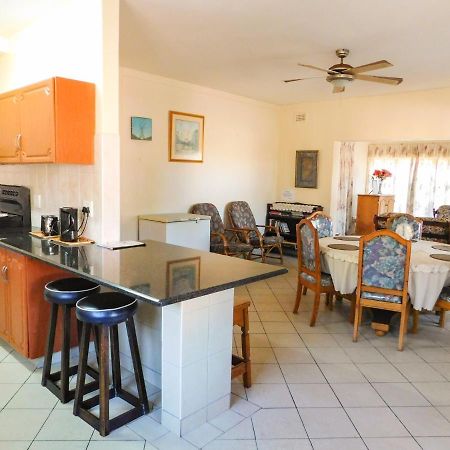 Mama Mia Cottages Oslo Beach Port Shepstone Exterior foto