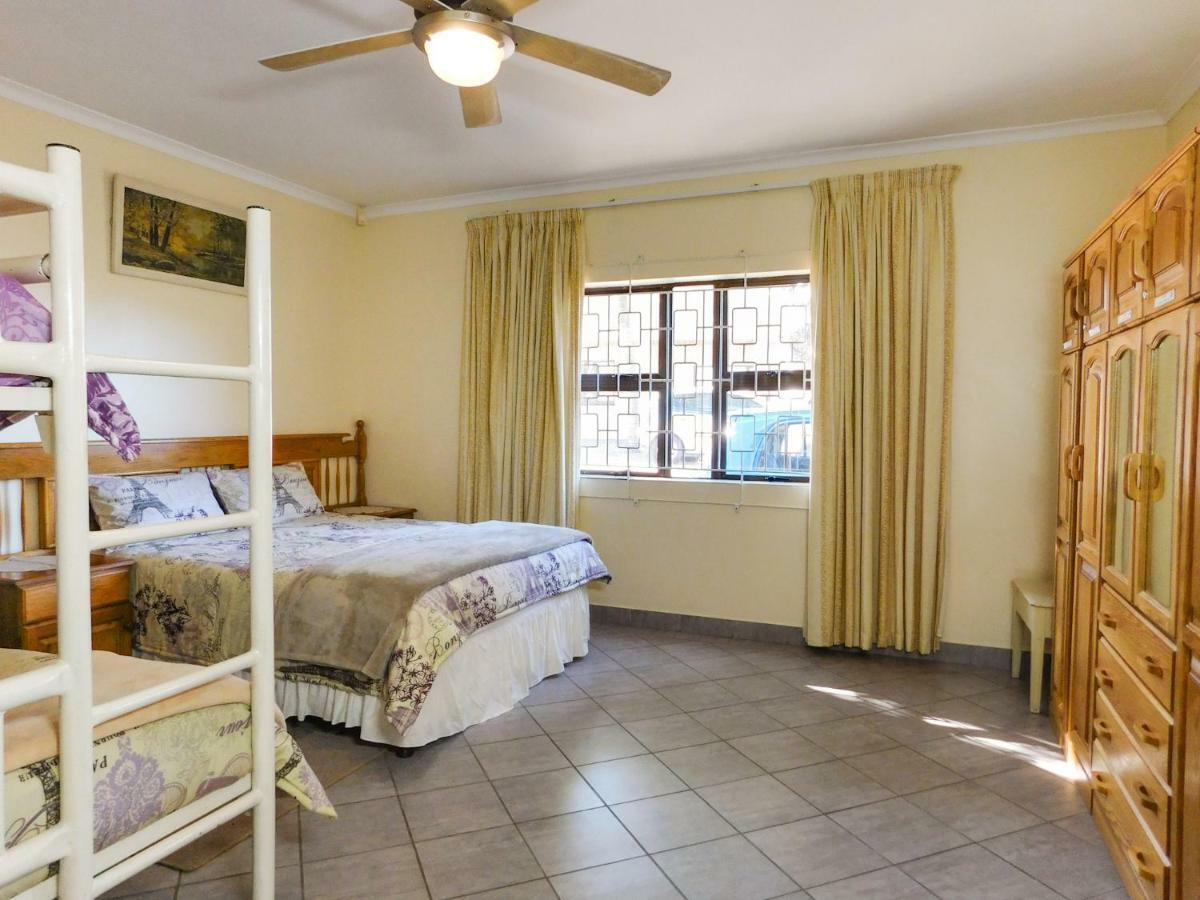 Mama Mia Cottages Oslo Beach Port Shepstone Exterior foto