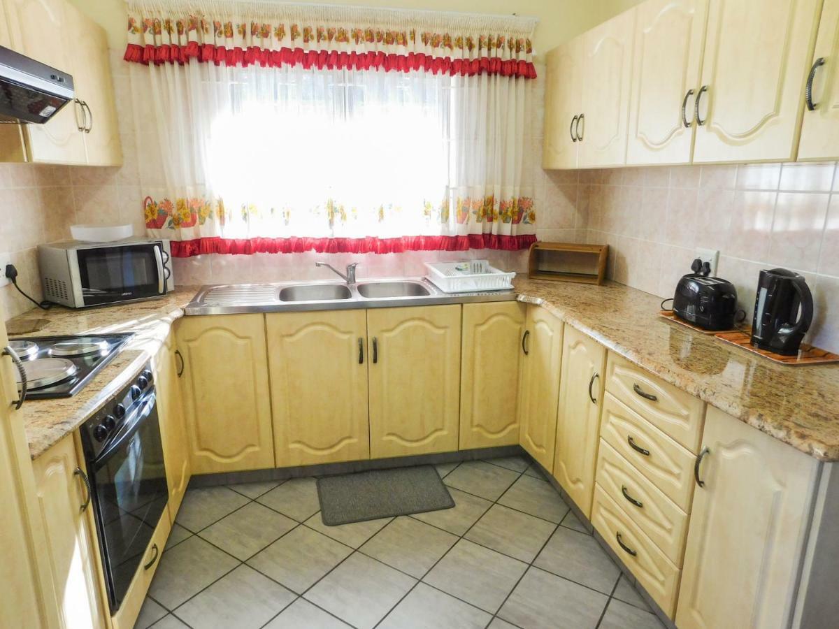 Mama Mia Cottages Oslo Beach Port Shepstone Exterior foto