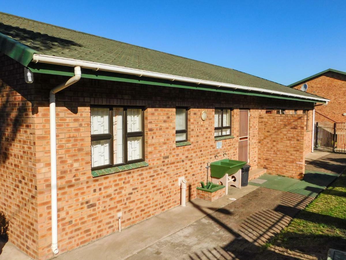 Mama Mia Cottages Oslo Beach Port Shepstone Exterior foto