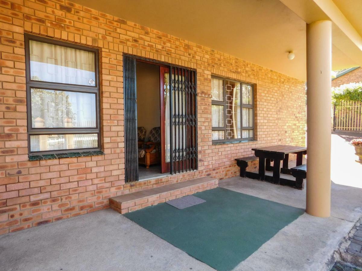 Mama Mia Cottages Oslo Beach Port Shepstone Exterior foto