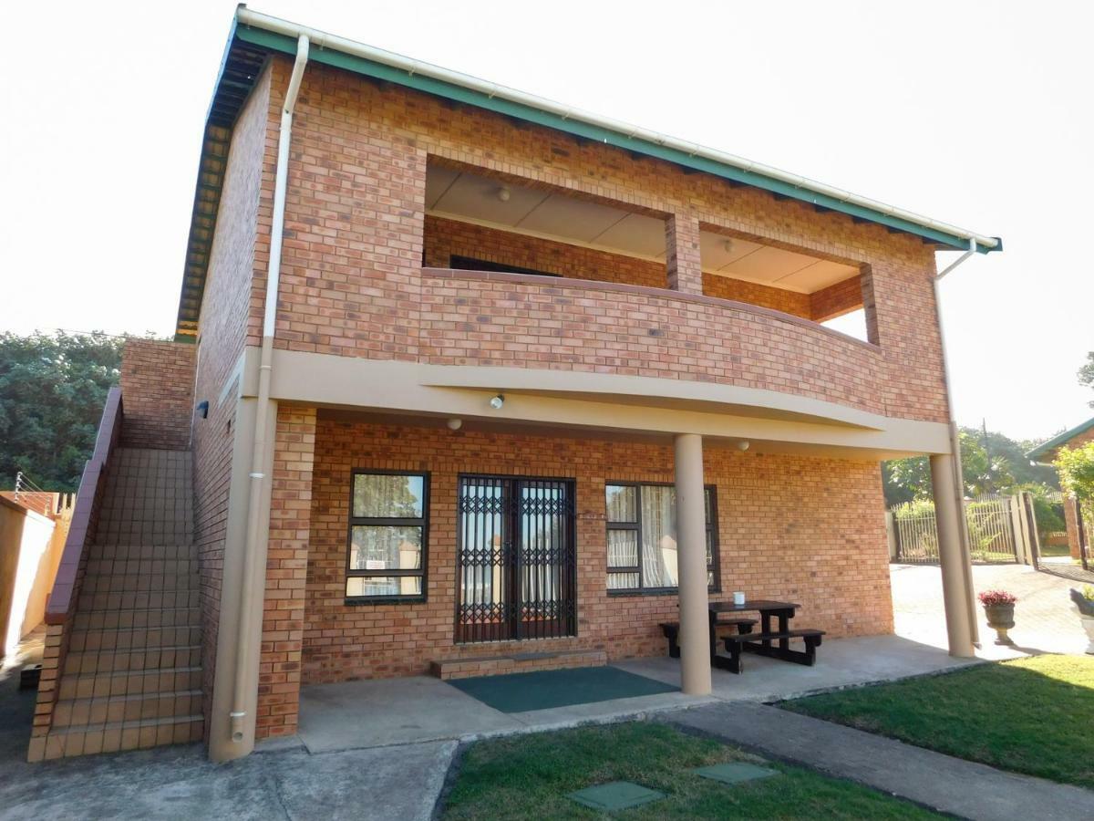 Mama Mia Cottages Oslo Beach Port Shepstone Exterior foto