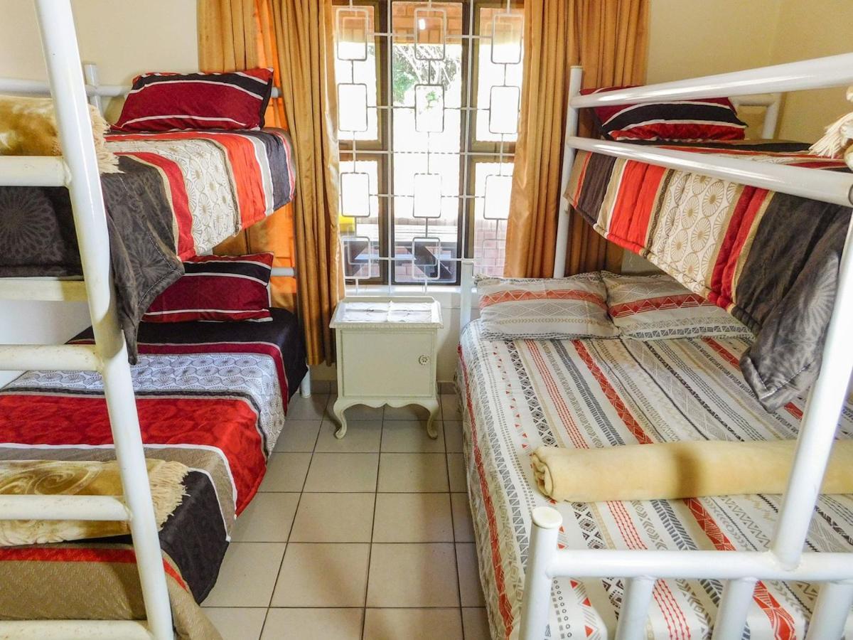 Mama Mia Cottages Oslo Beach Port Shepstone Exterior foto