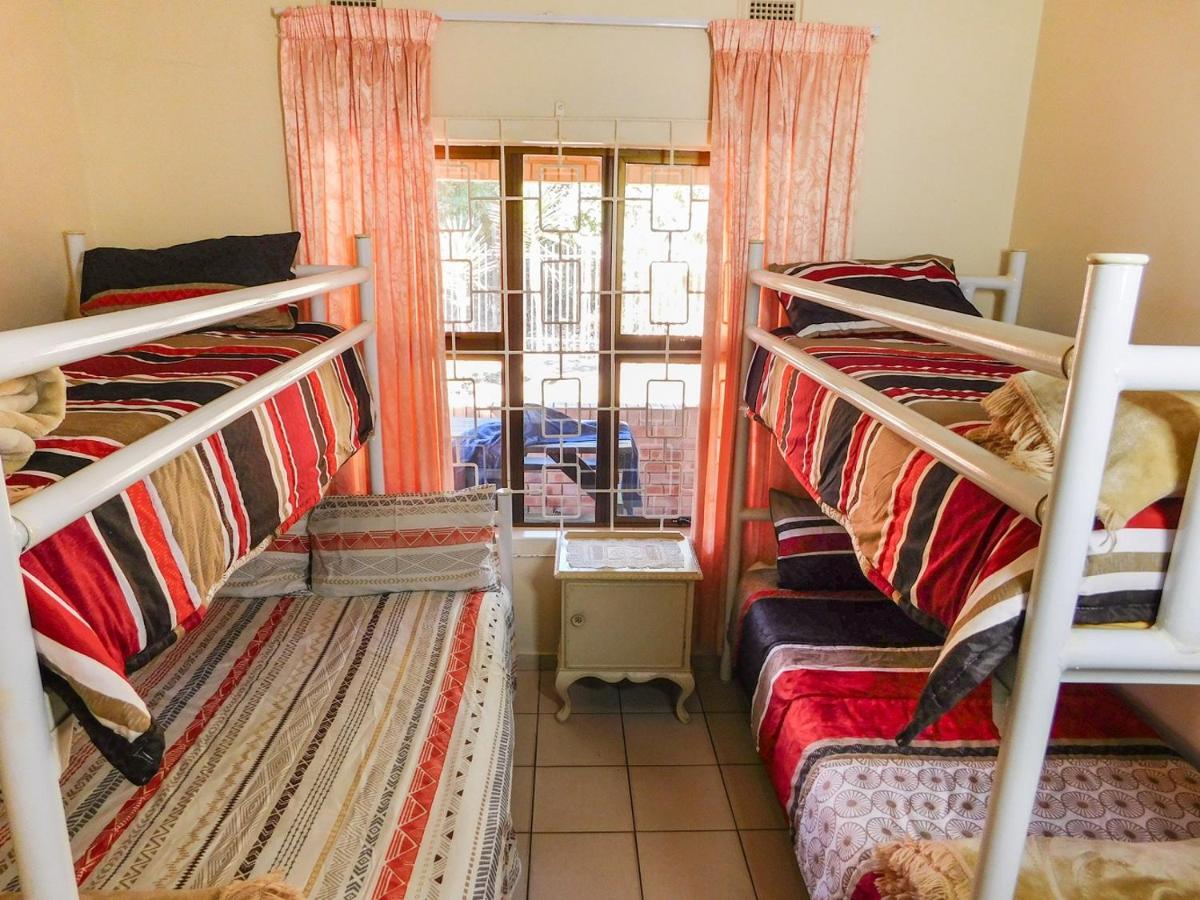 Mama Mia Cottages Oslo Beach Port Shepstone Exterior foto