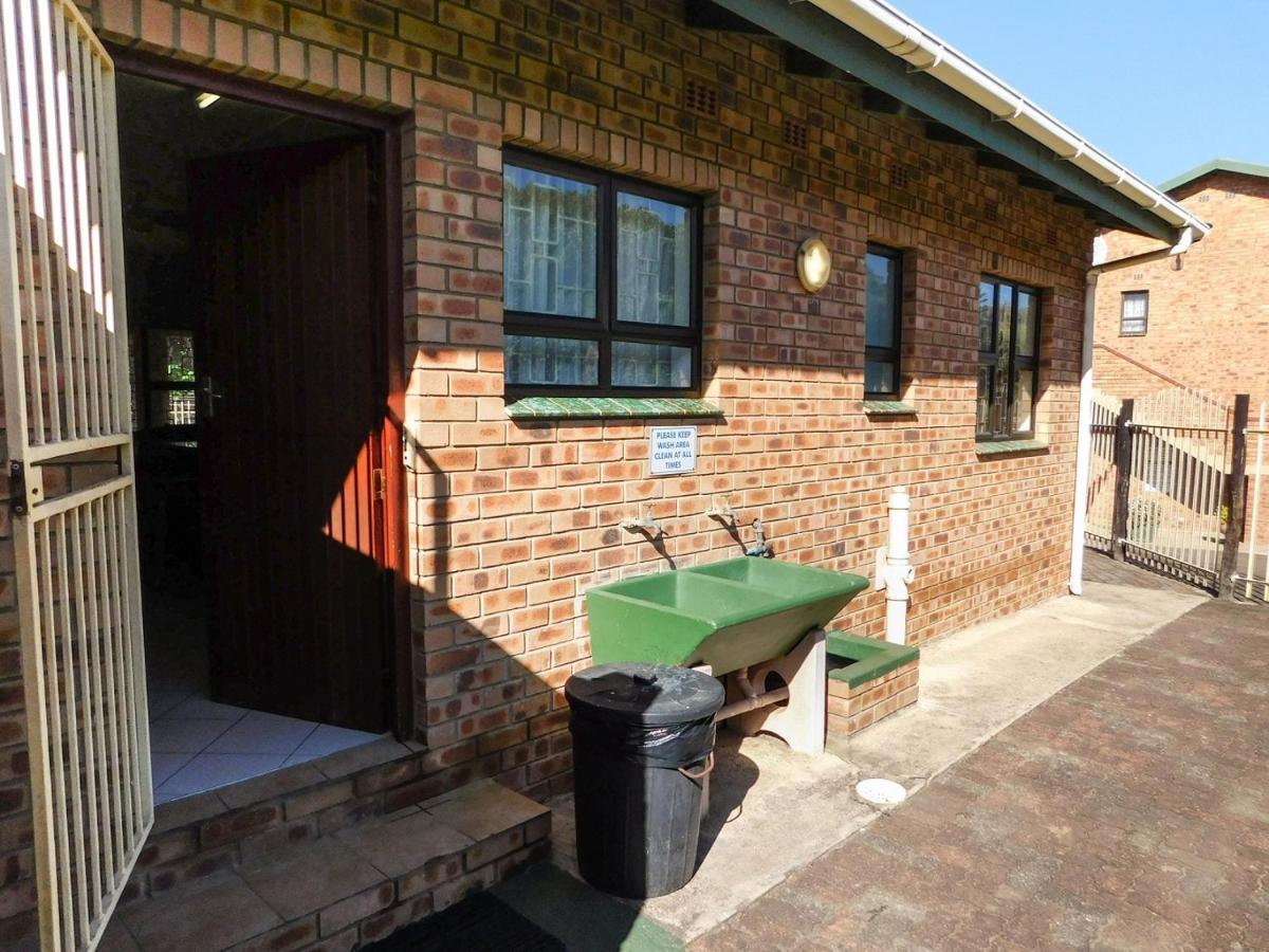 Mama Mia Cottages Oslo Beach Port Shepstone Exterior foto